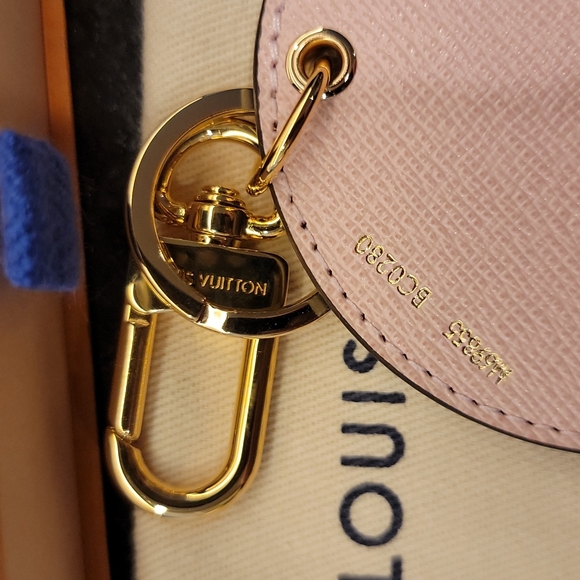 NEW Louis Vuitton Bag Charm - Picture 7 of 16